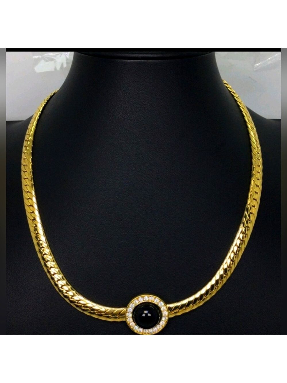 Vintage Monet Goldtone Black Cabochon Necklace 18" EUC